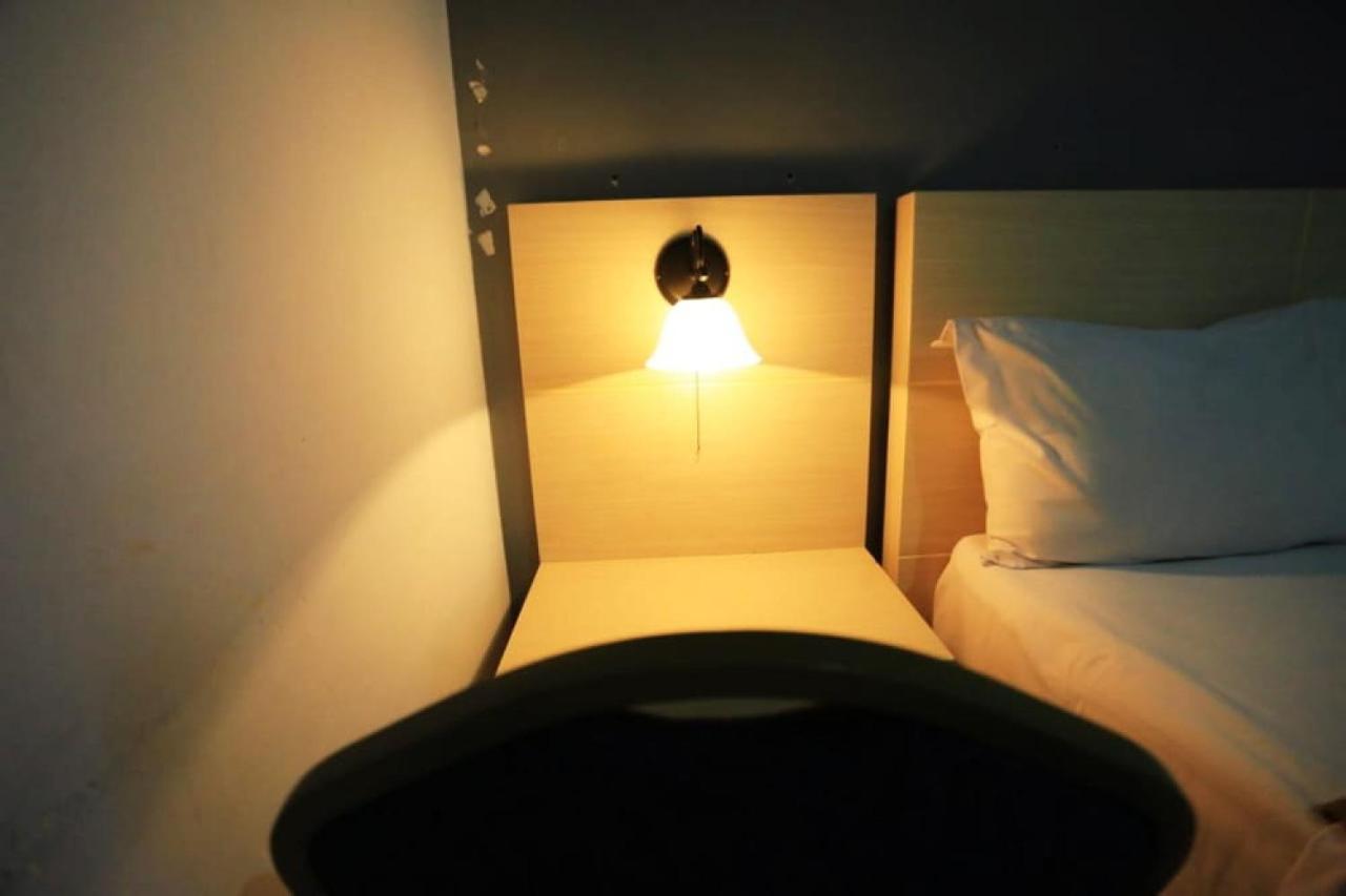 Urbanview Hotel Mulia Indah Palopo ภายนอก รูปภาพ