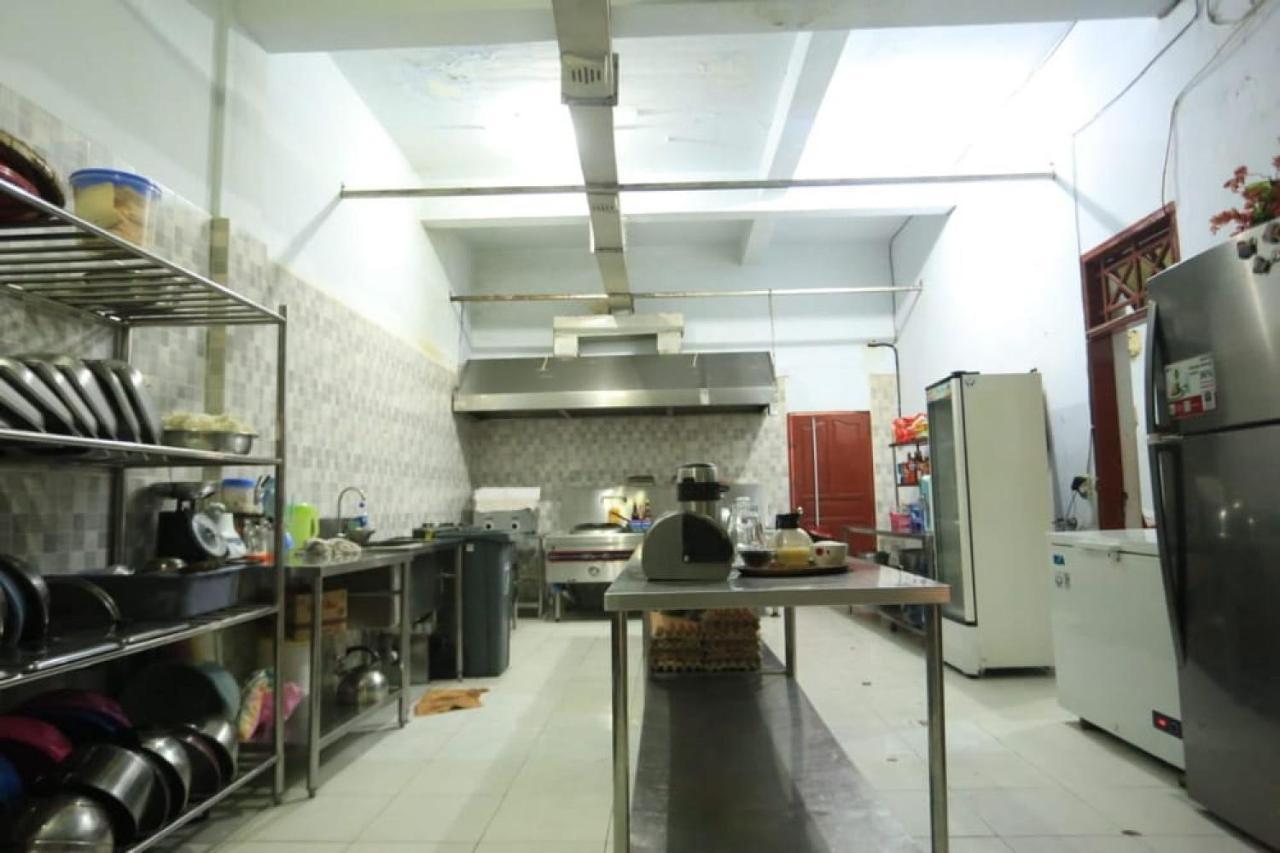 Urbanview Hotel Mulia Indah Palopo ภายนอก รูปภาพ