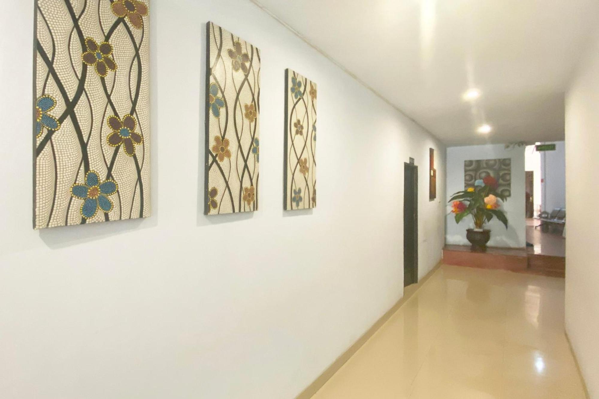 Urbanview Hotel Mulia Indah Palopo ภายนอก รูปภาพ