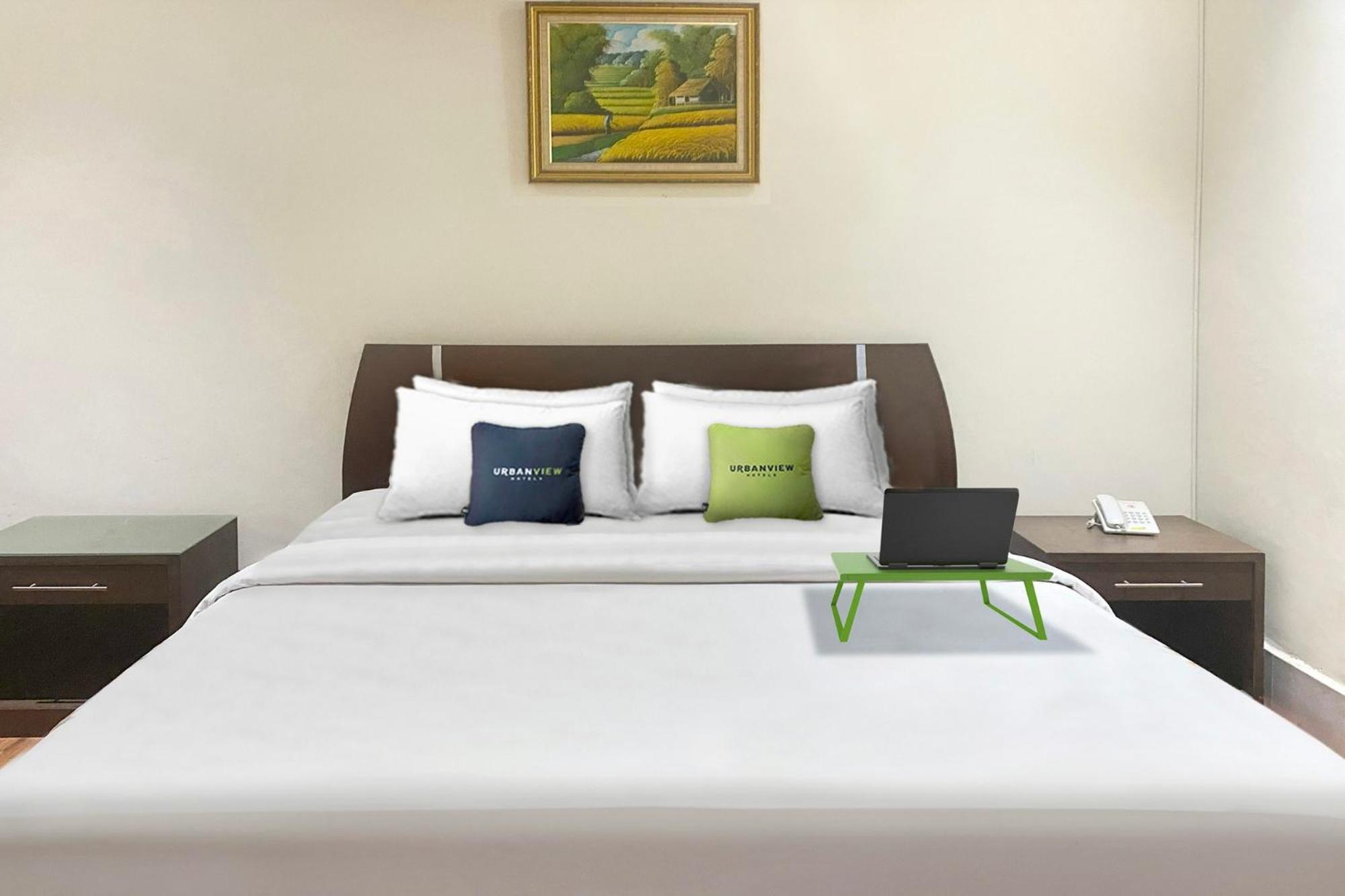 Urbanview Hotel Mulia Indah Palopo ภายนอก รูปภาพ